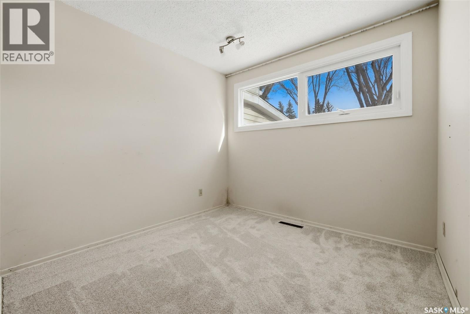 148 Marsh Crescent, Regina, SK - Indoor Photo Showing Other Room