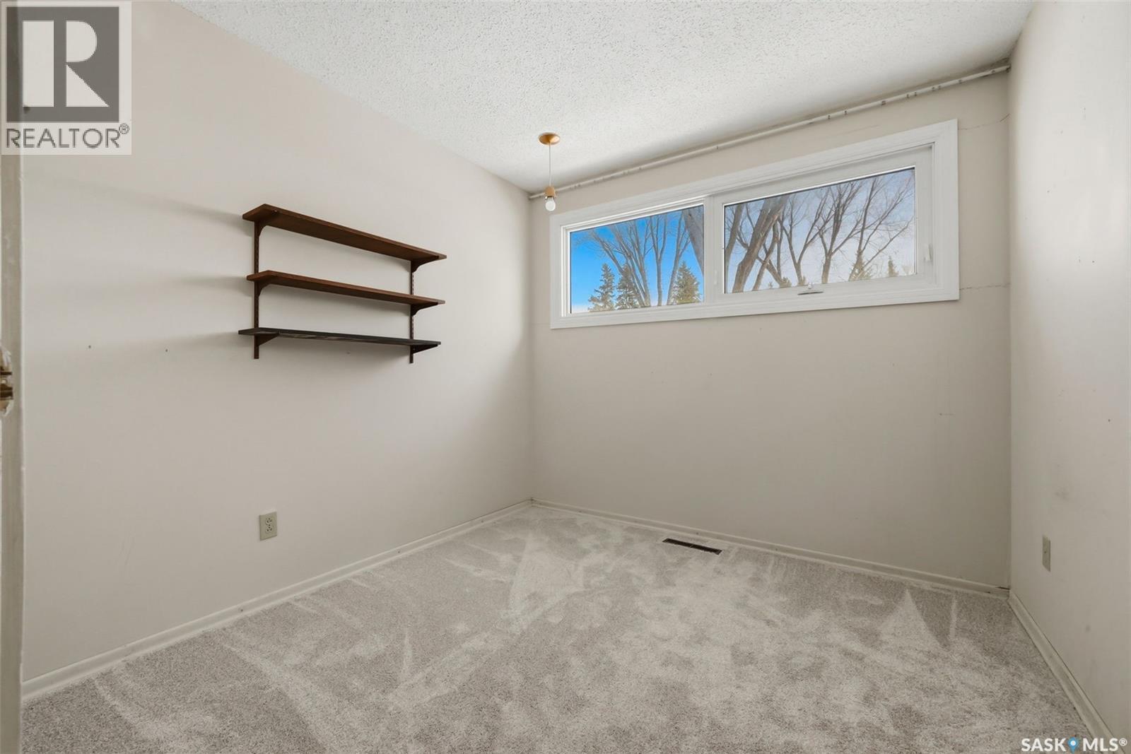 148 Marsh Crescent, Regina, SK - Indoor Photo Showing Other Room