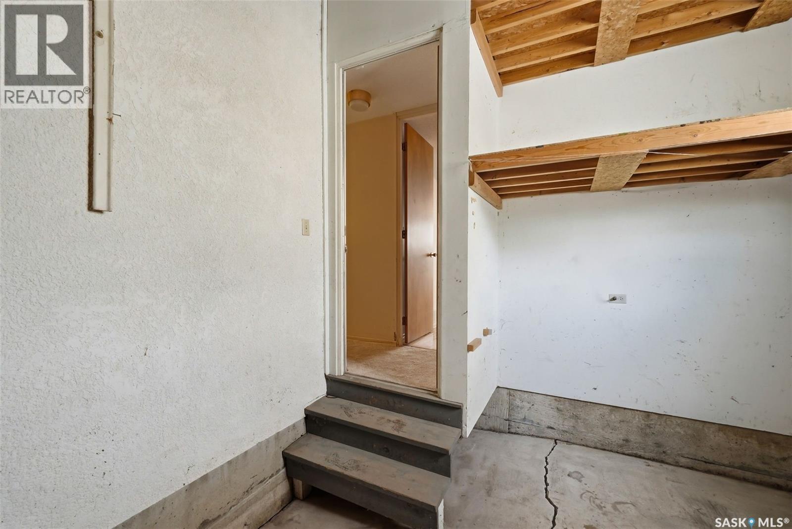 148 Marsh Crescent, Regina, SK - Indoor Photo Showing Other Room