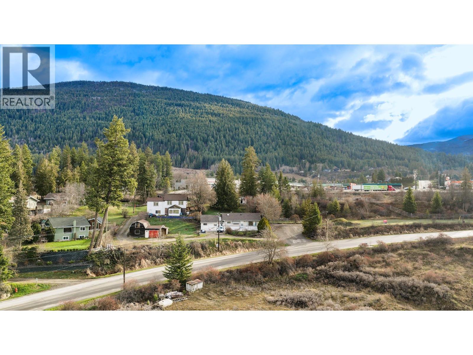 338 Valleyview Drive, Creston, BC - Outdoor With View