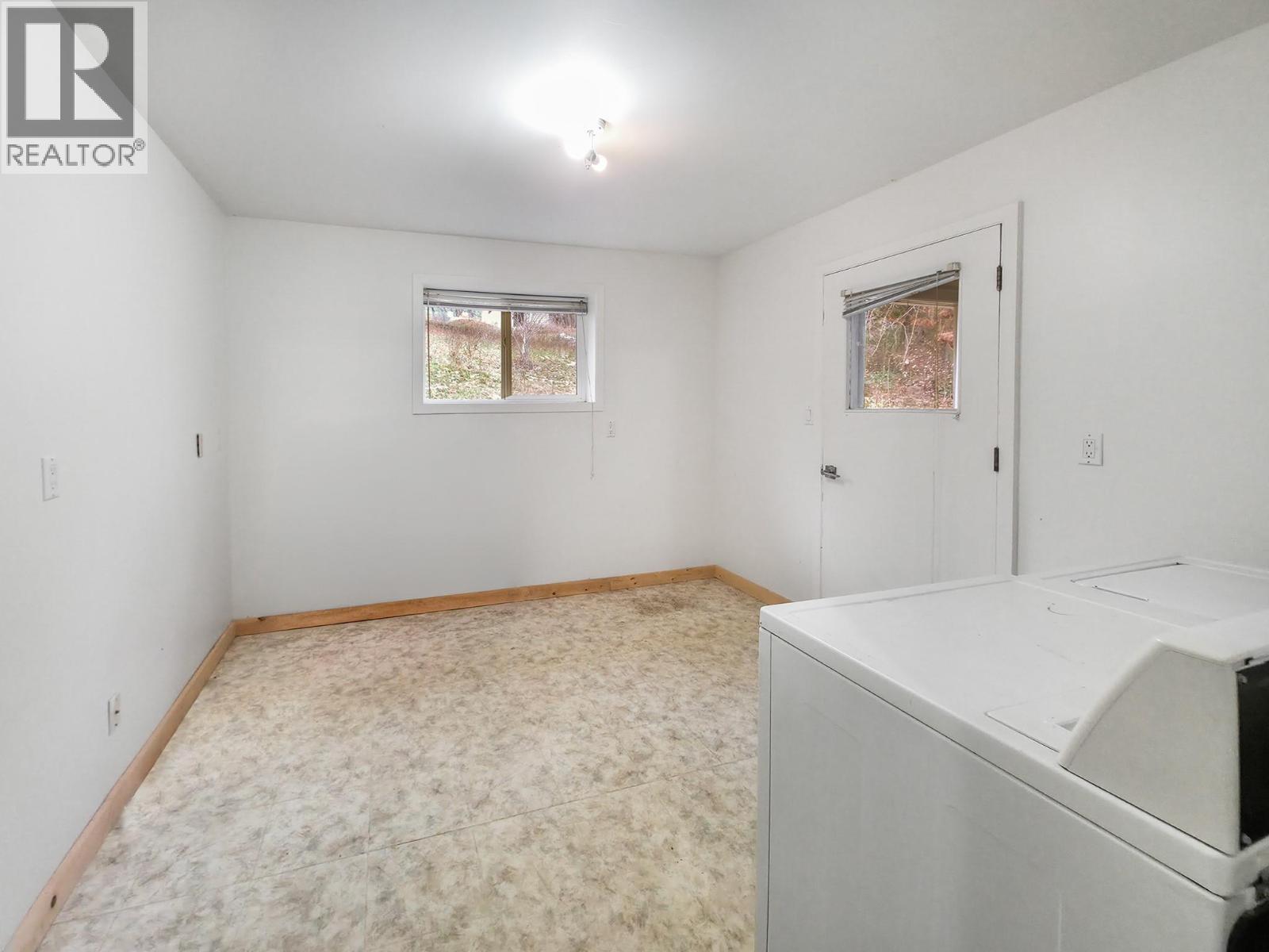 338 Valleyview Drive, Creston, BC - Indoor