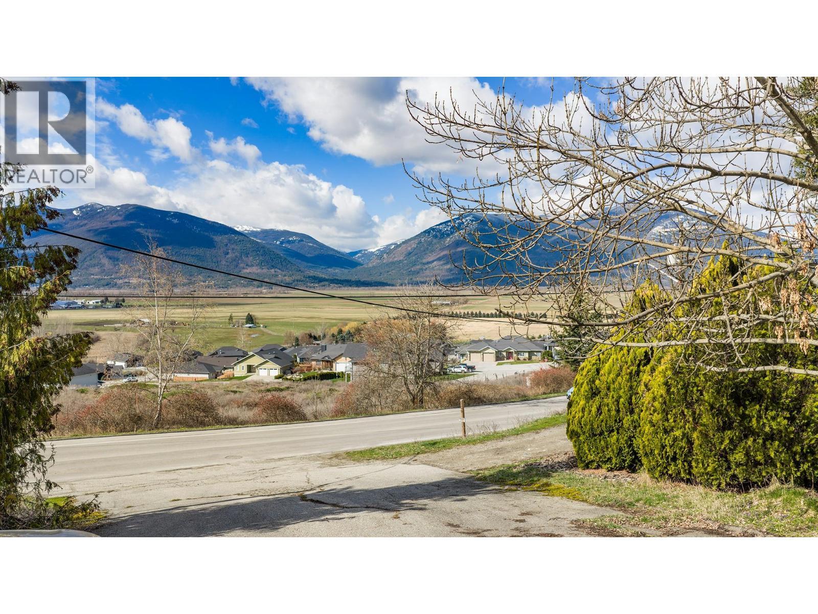338 Valleyview Drive, Creston, BC - Outdoor With View