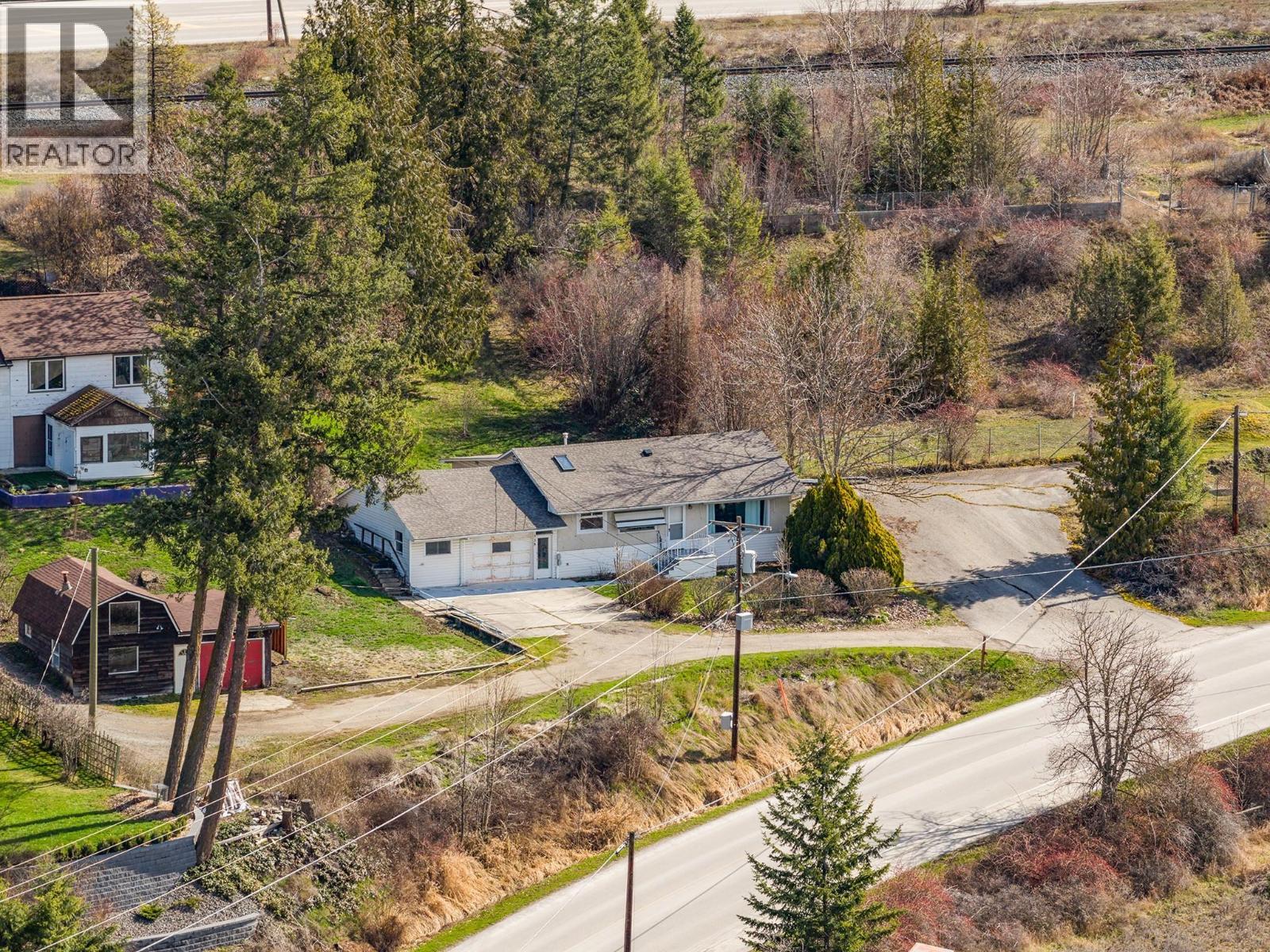 338 Valleyview Drive, Creston, BC - Outdoor With View
