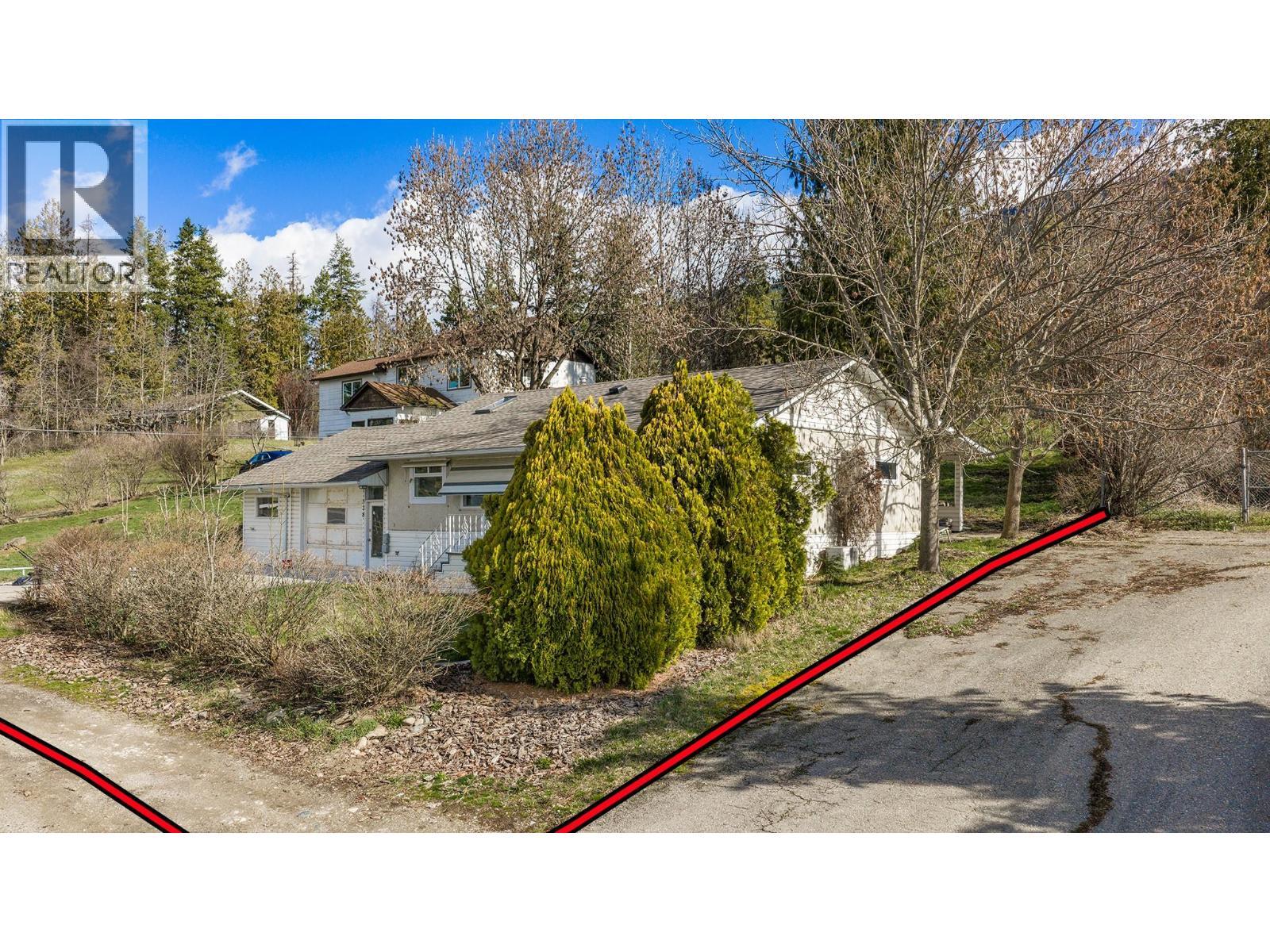 338 Valleyview Drive, Creston, BC - Outdoor