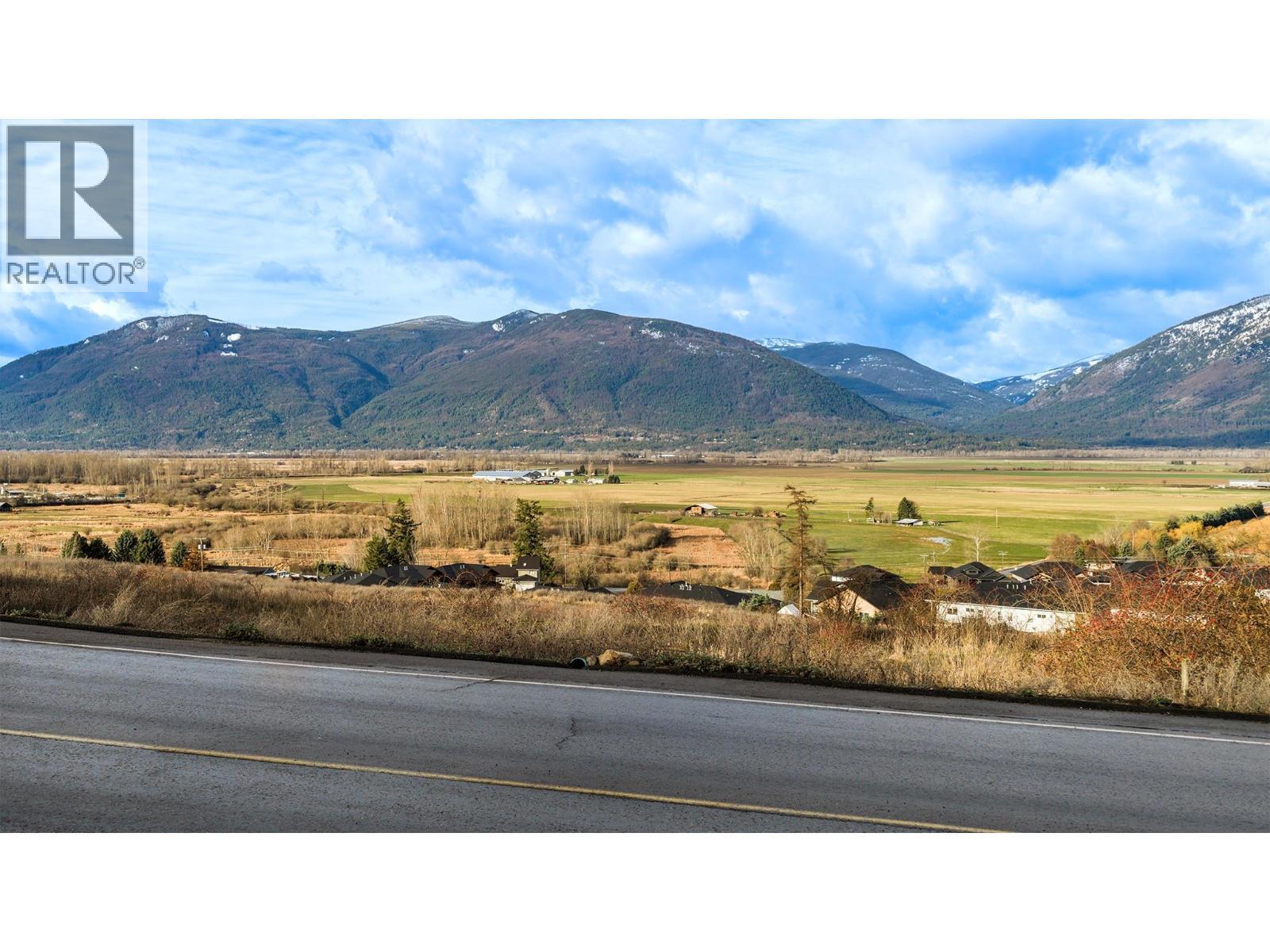 338 Valleyview Drive, Creston, BC - Outdoor With View