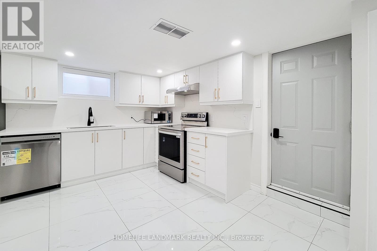 Lower - 75 Bayview Drive, St. Catharines, ON - Indoor Photo Showing Kitchen
