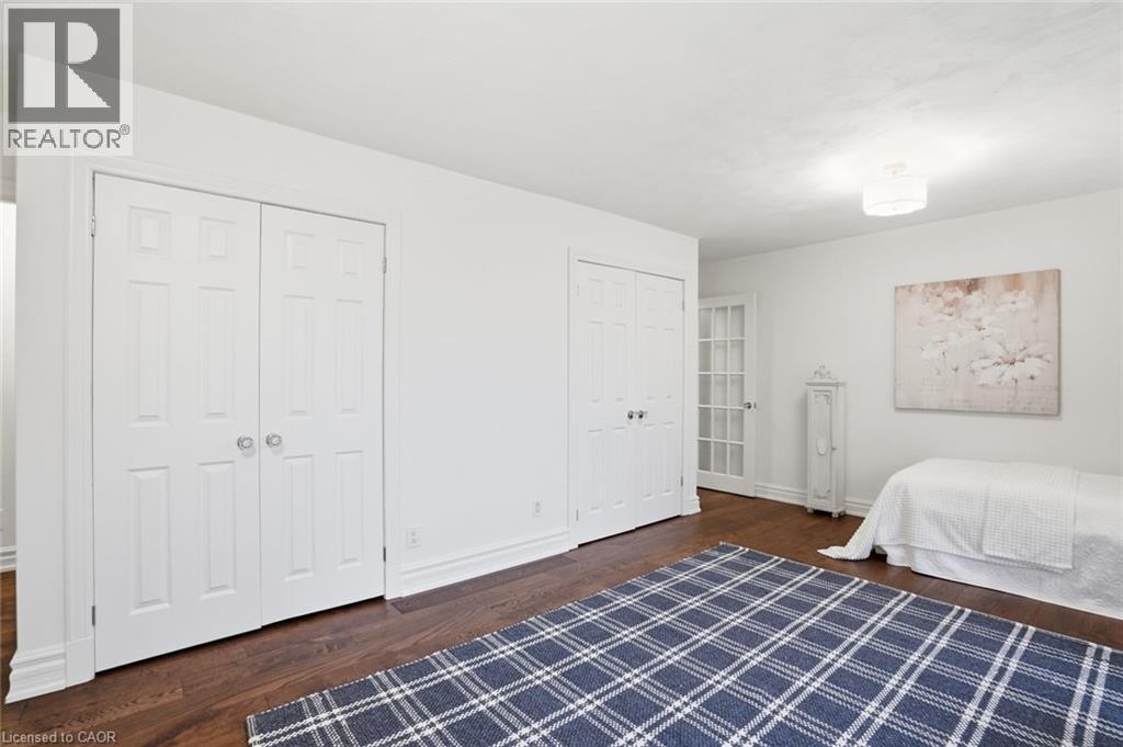 1987 Snake Road, Burlington, ON - Indoor Photo Showing Bedroom