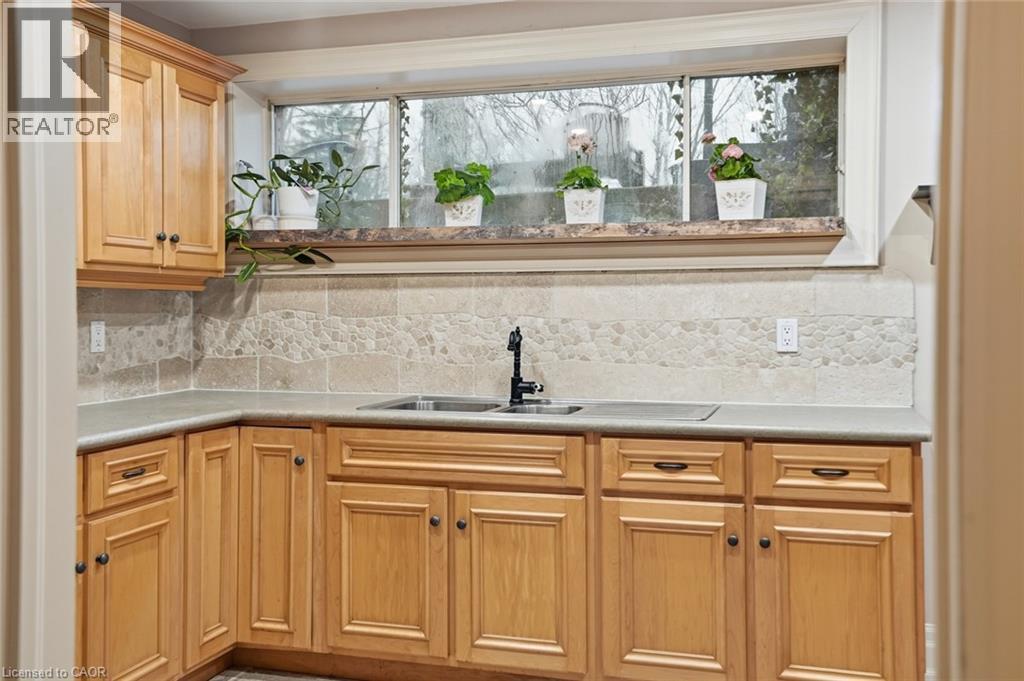 1987 Snake Road, Burlington, ON - Indoor