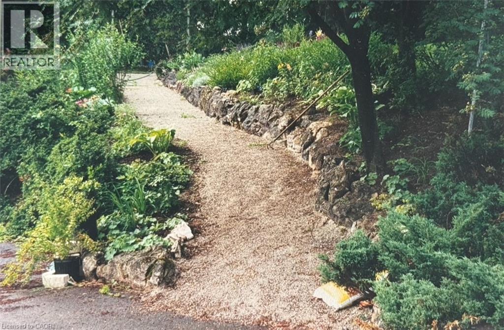 1987 Snake Road, Burlington, ON - Outdoor