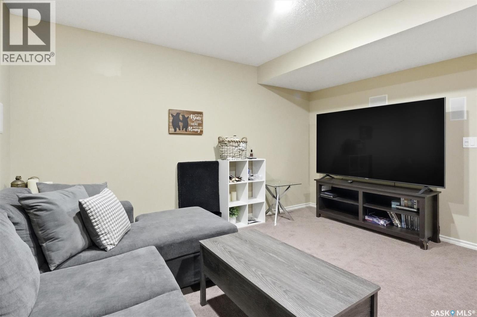 224 105 Lynd Crescent, Saskatoon, SK - Indoor Photo Showing Living Room