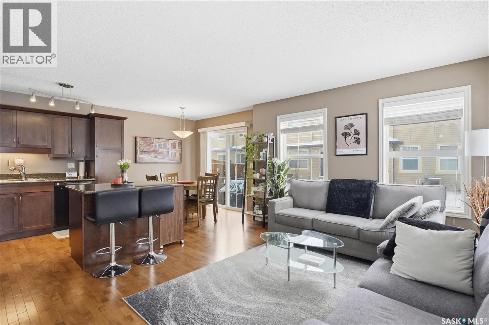224 105 Lynd Crescent, Saskatoon, SK - Indoor Photo Showing Living Room