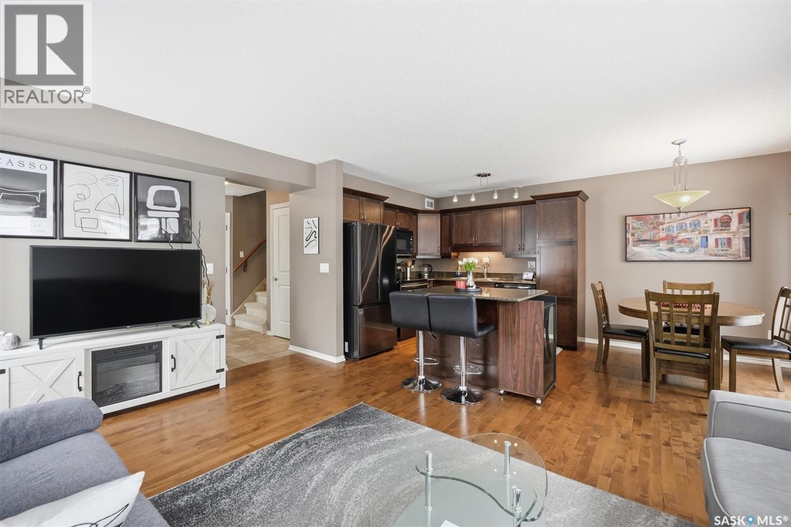 224 105 Lynd Crescent, Saskatoon, SK - Indoor Photo Showing Living Room