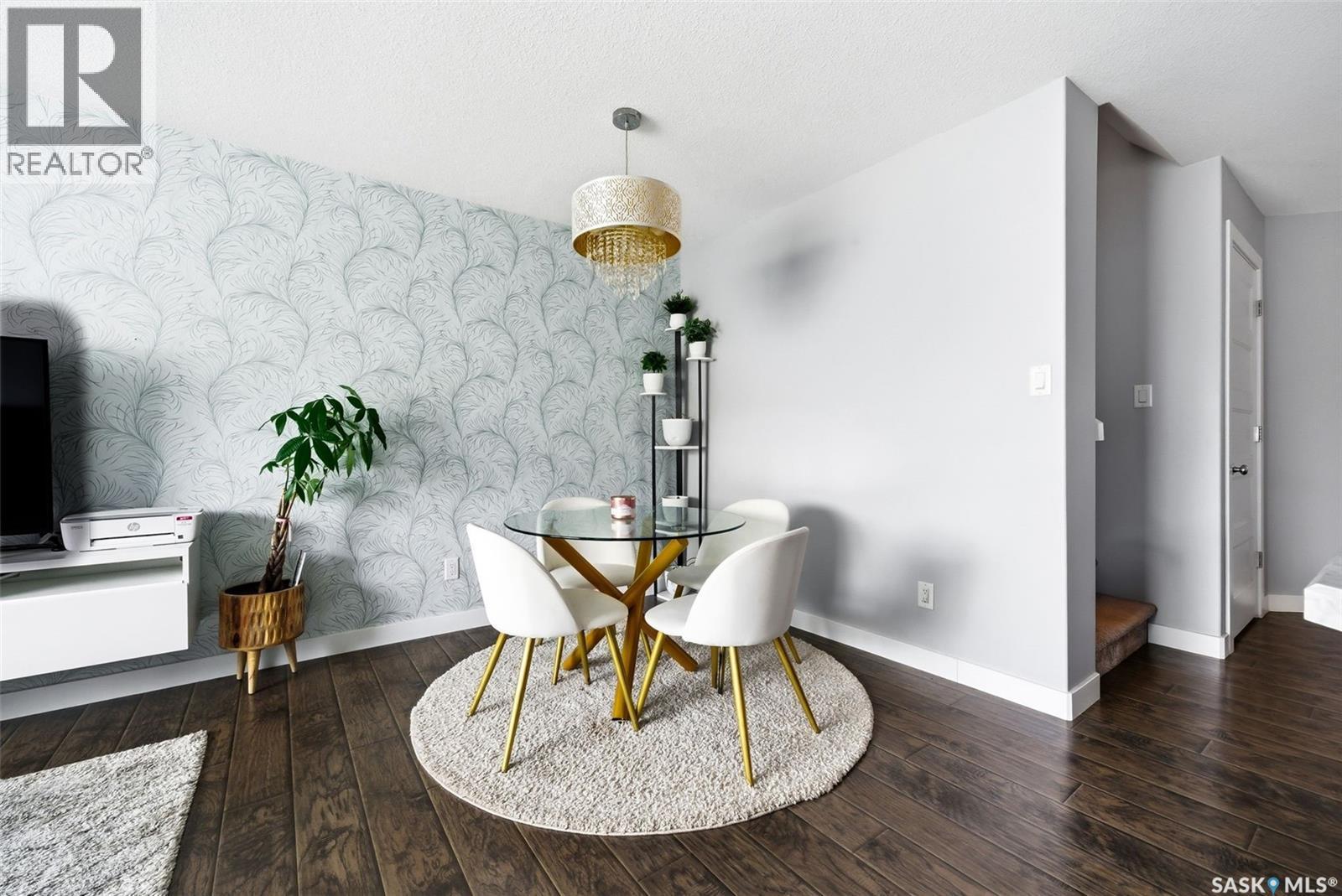 12 5301 Beacon Drive, Regina, SK - Indoor Photo Showing Dining Room