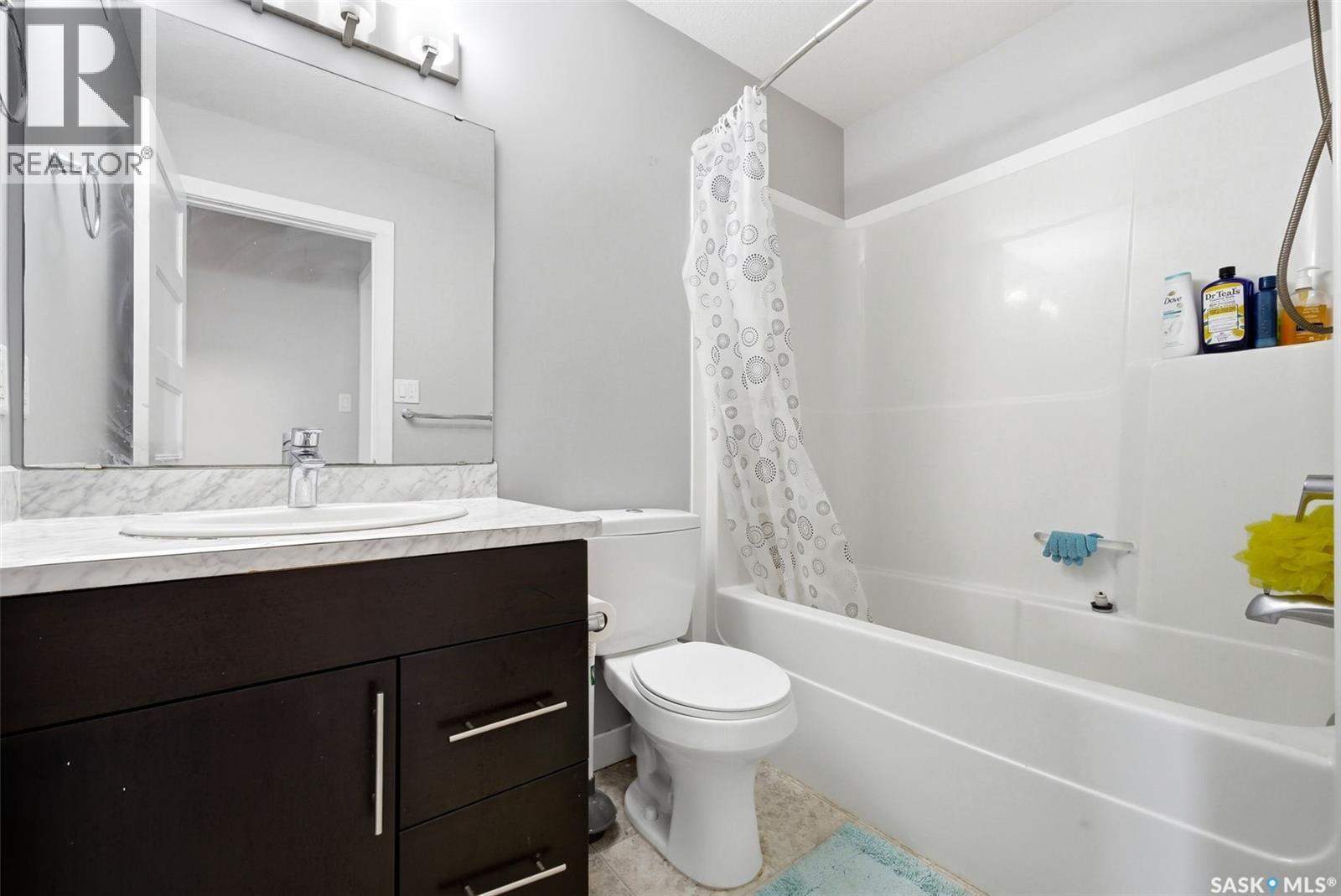 12 5301 Beacon Drive, Regina, SK - Indoor Photo Showing Bathroom