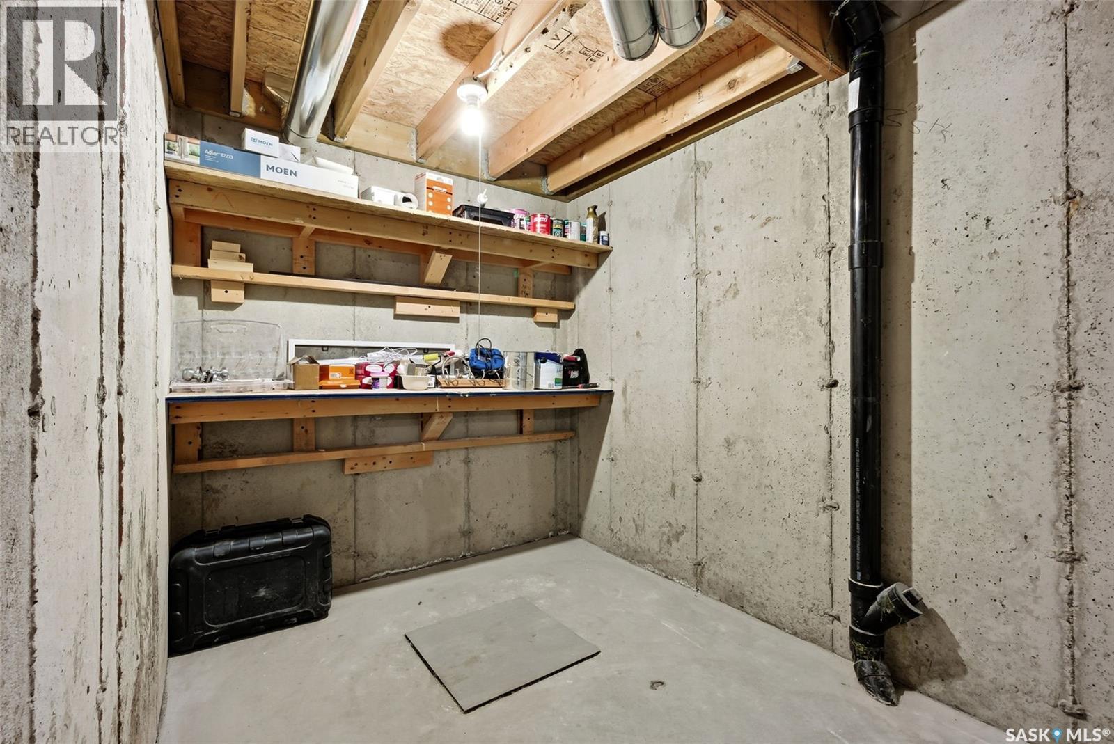 12 5301 Beacon Drive, Regina, SK - Indoor Photo Showing Other Room