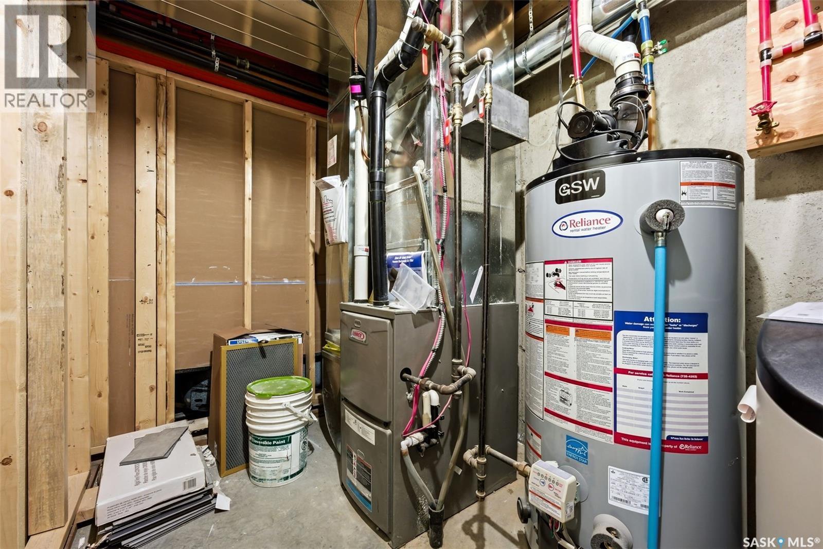 12 5301 Beacon Drive, Regina, SK - Indoor Photo Showing Basement