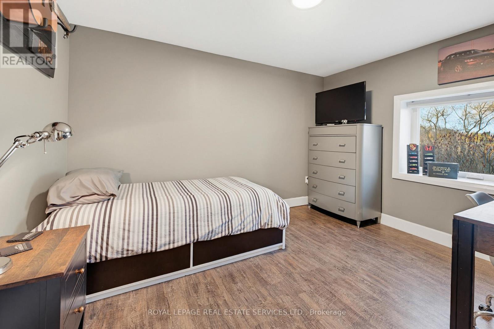 18 Cherry Street, Halton Hills, ON - Indoor Photo Showing Bedroom