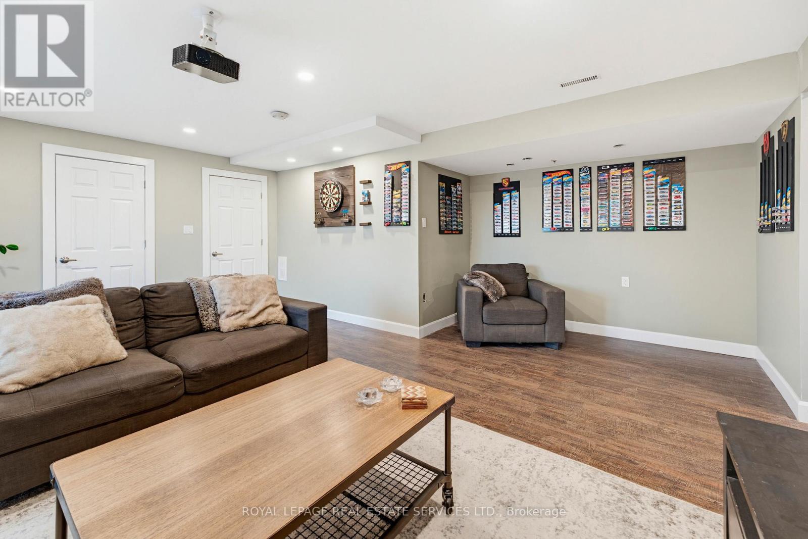 18 Cherry Street, Halton Hills, ON - Indoor Photo Showing Living Room