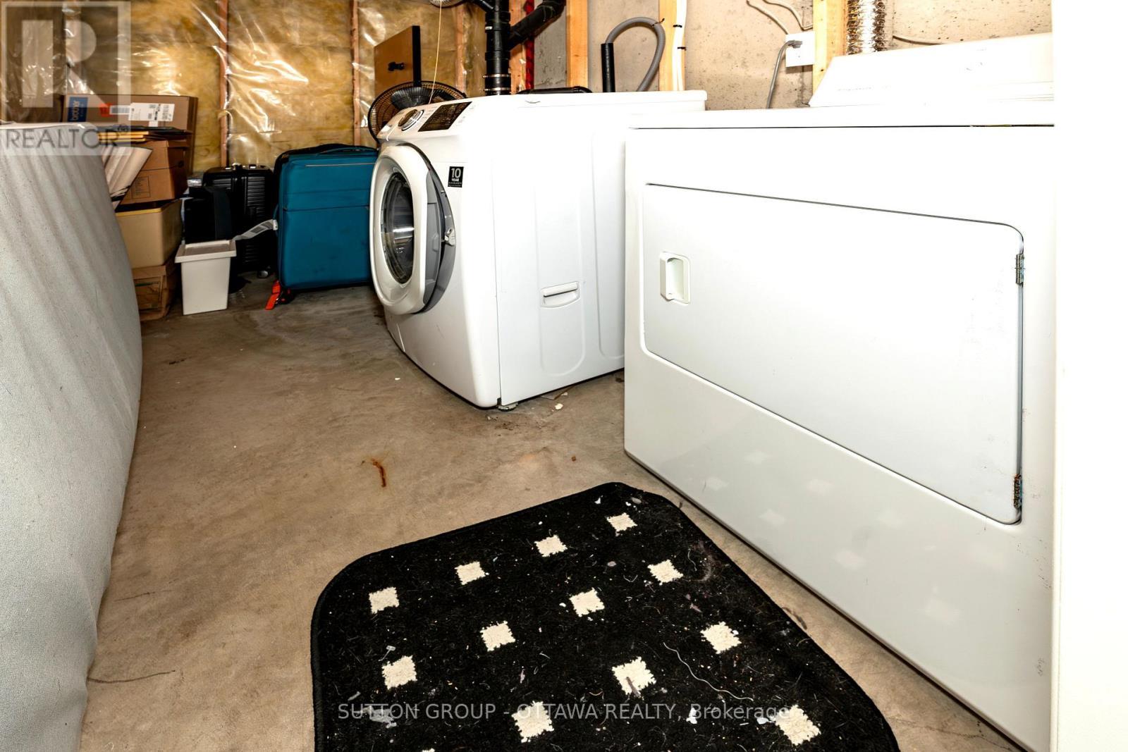 110 Chartley Private, Ottawa, ON - Indoor Photo Showing Laundry Room