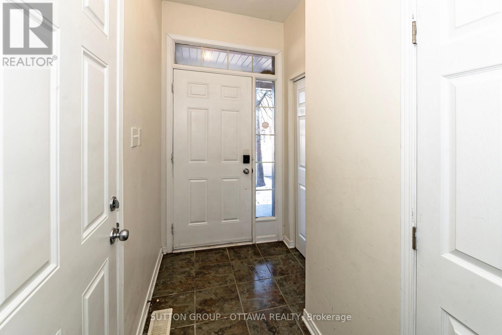 110 Chartley Private, Ottawa, ON - Indoor Photo Showing Other Room