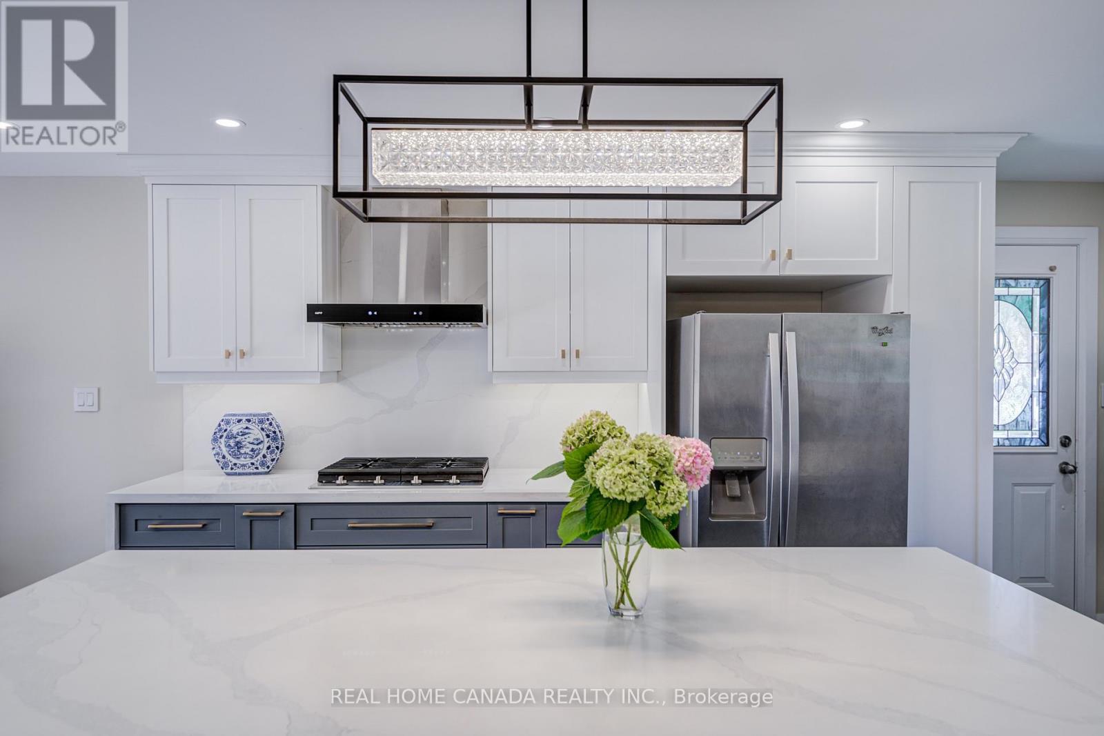 29 Ellesboro Drive, Mississauga, ON - Indoor Photo Showing Kitchen