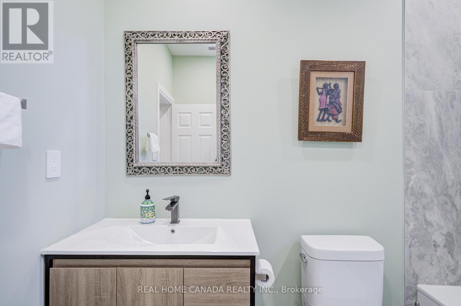 29 Ellesboro Drive, Mississauga, ON - Indoor Photo Showing Bathroom