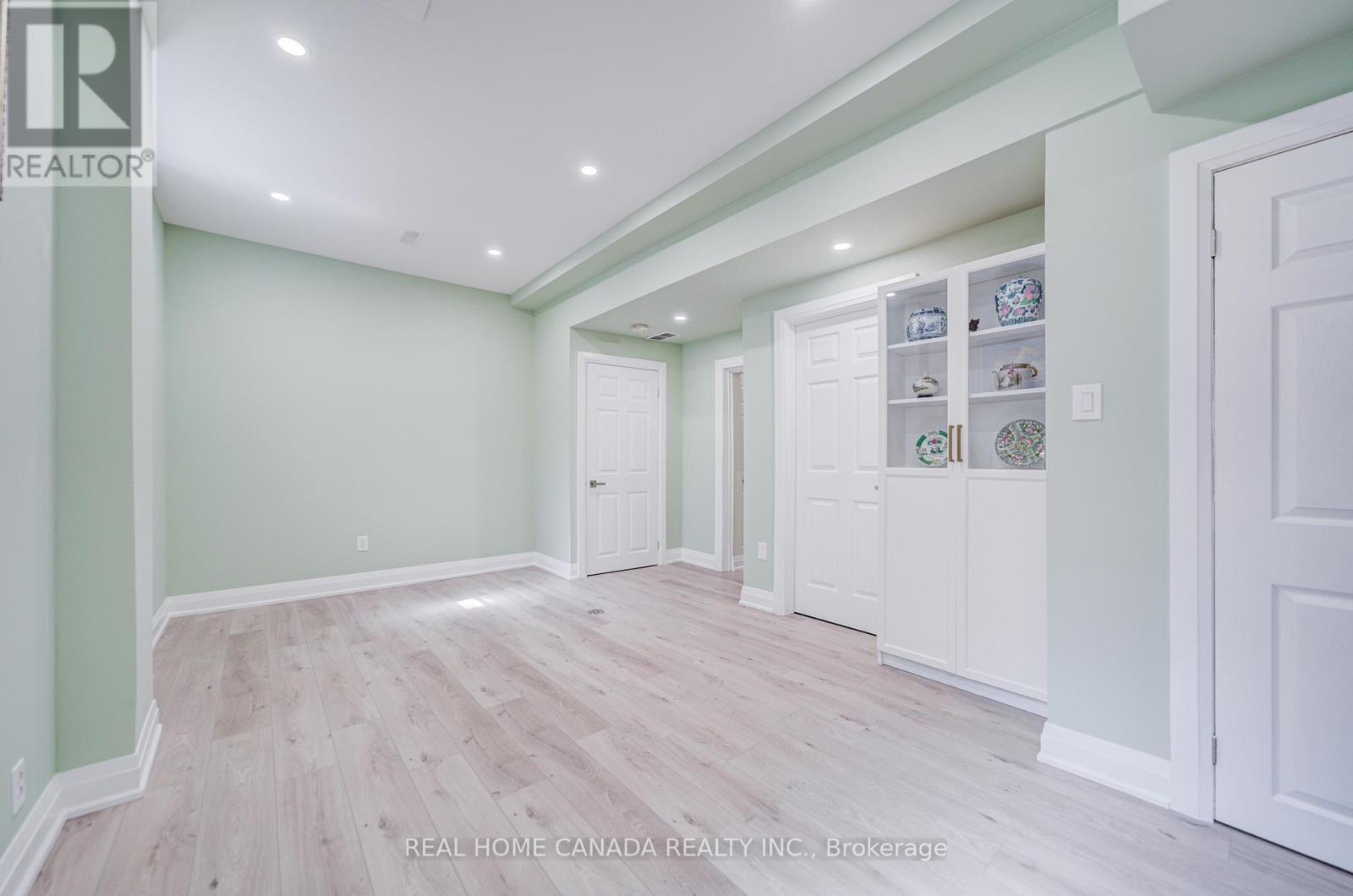 29 Ellesboro Drive, Mississauga, ON - Indoor Photo Showing Other Room