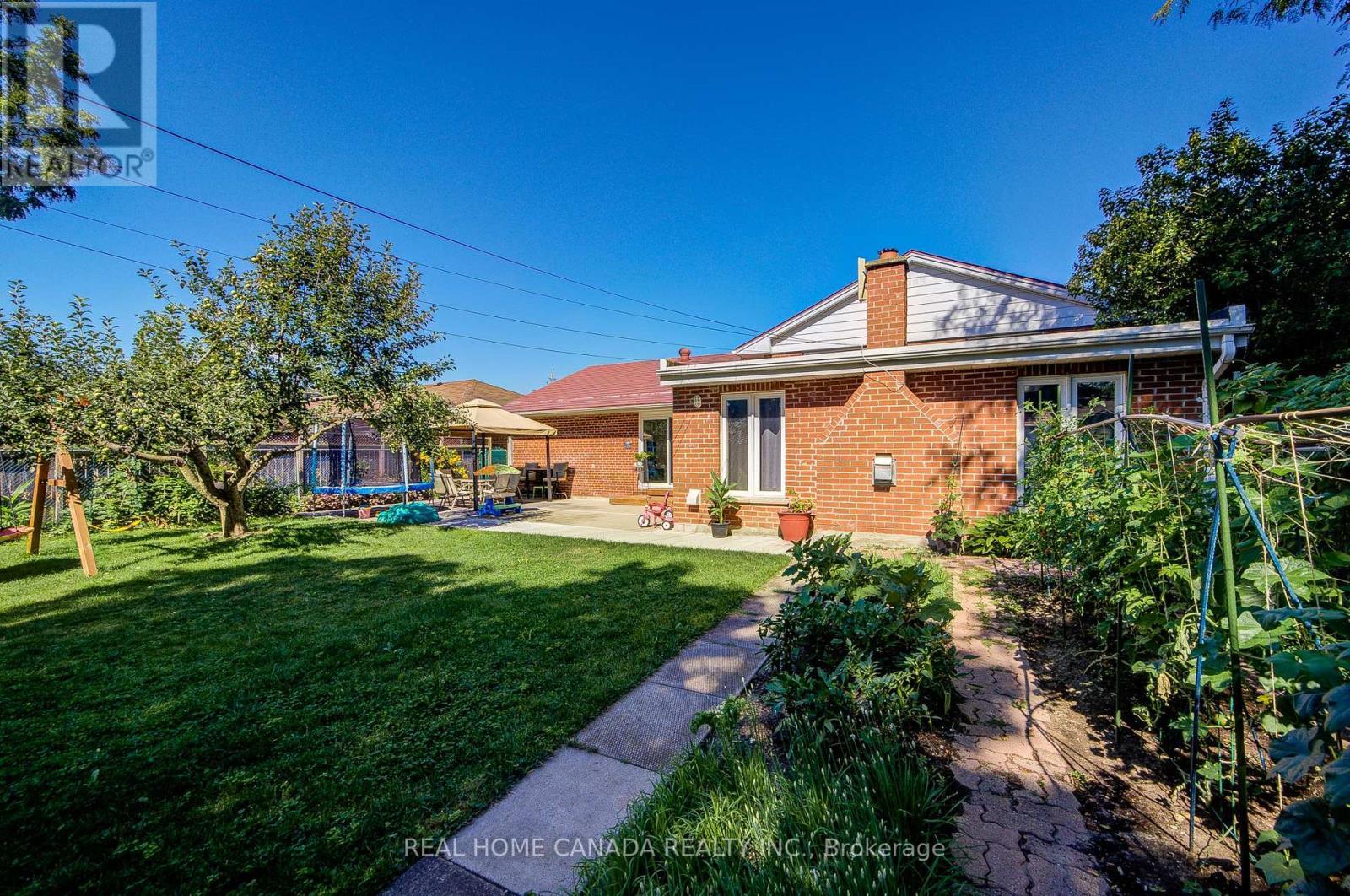 29 Ellesboro Drive, Mississauga, ON - Outdoor