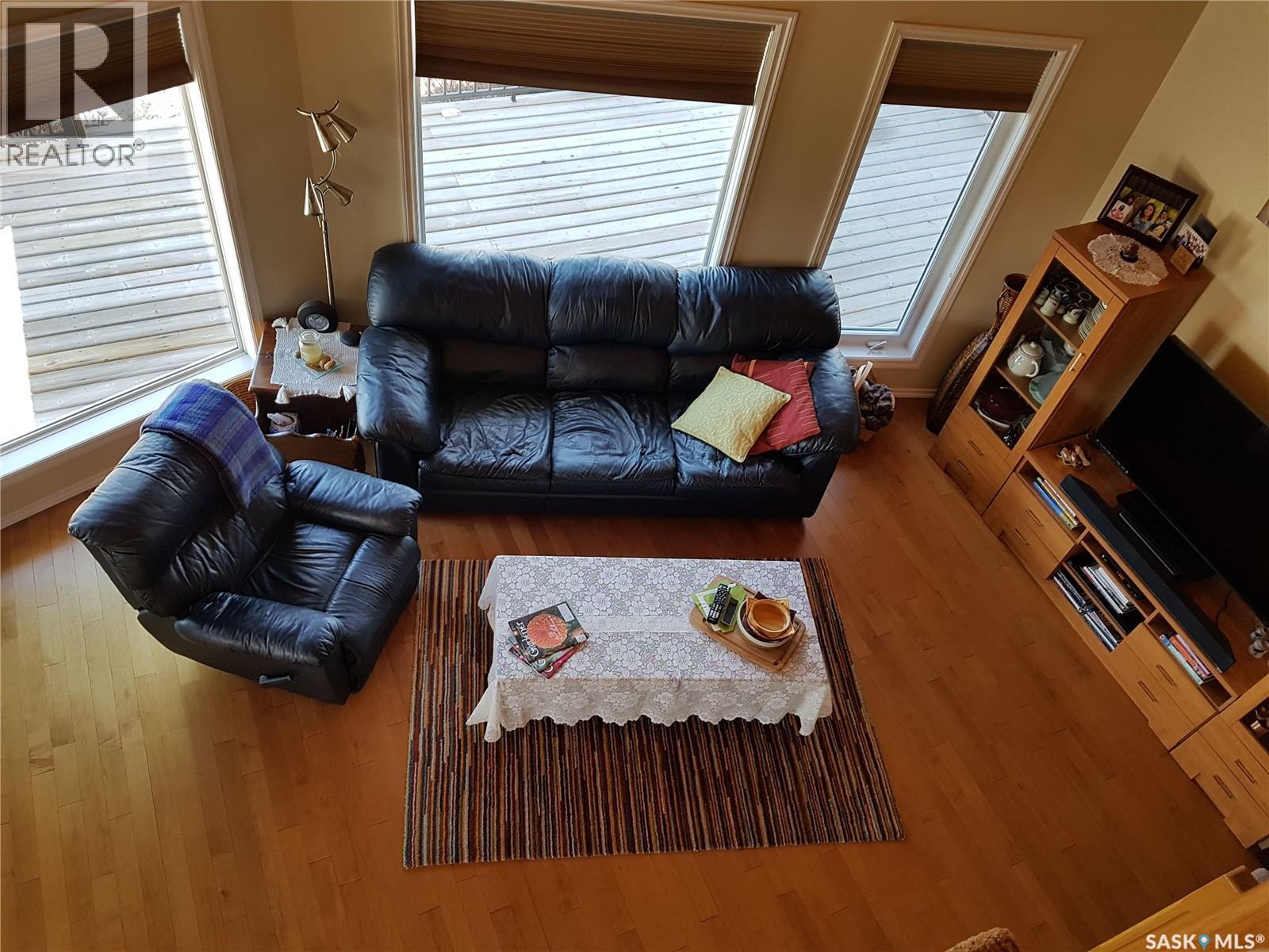 325 Ruby Drive, Coteau Rm No. 255, SK - Indoor Photo Showing Living Room