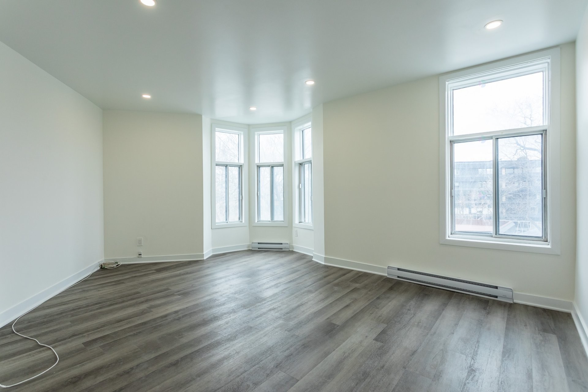 Living Room - 5212 Rue Notre-Dame O., Montréal (Le Sud-Ouest), QC - Indoor Photo Showing Other Room