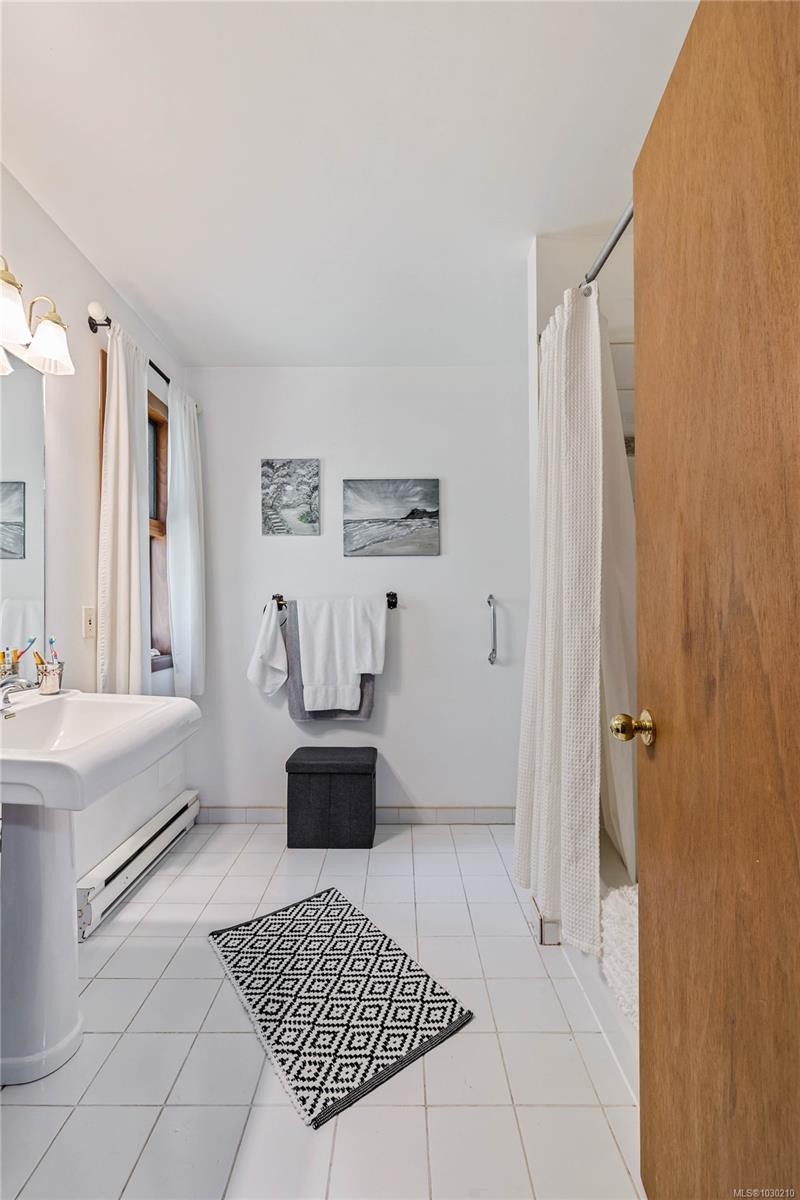 112 Cairns Pl, Salt Spring, BC