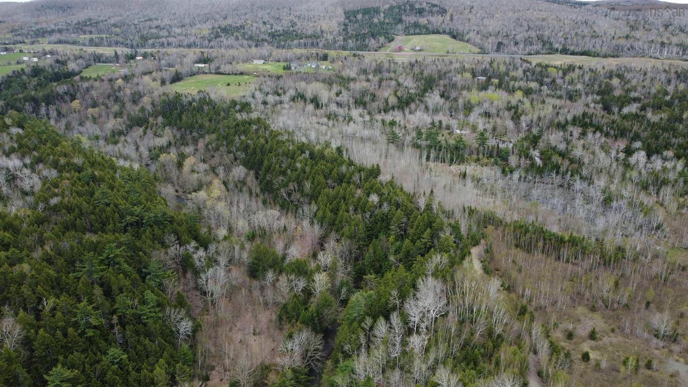 4 No Highway, Broadway, NS