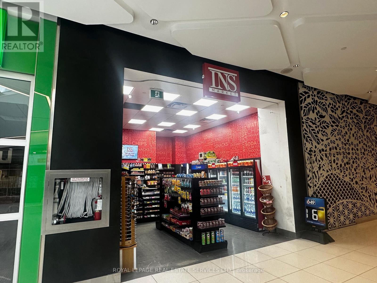 2 St Clair Avenue E, Toronto, ON