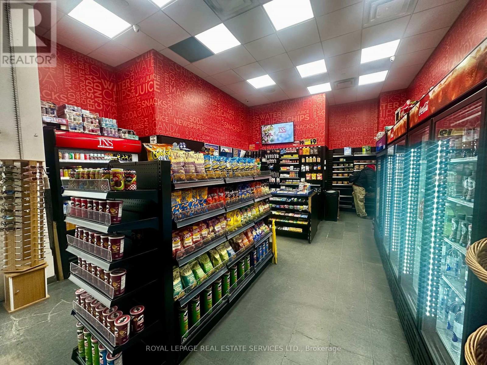 2 St Clair Avenue E, Toronto, ON