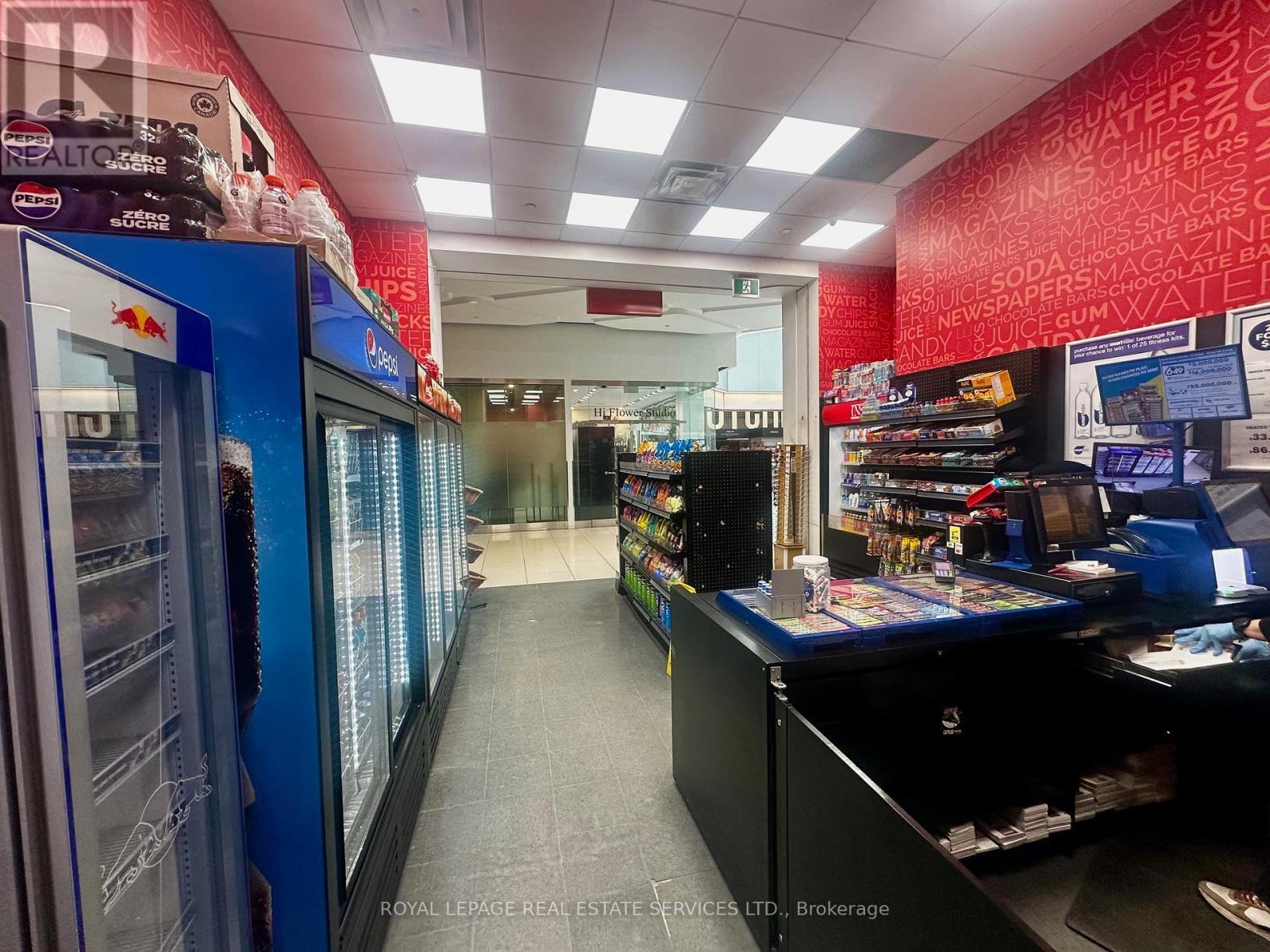 2 St Clair Avenue E, Toronto, ON