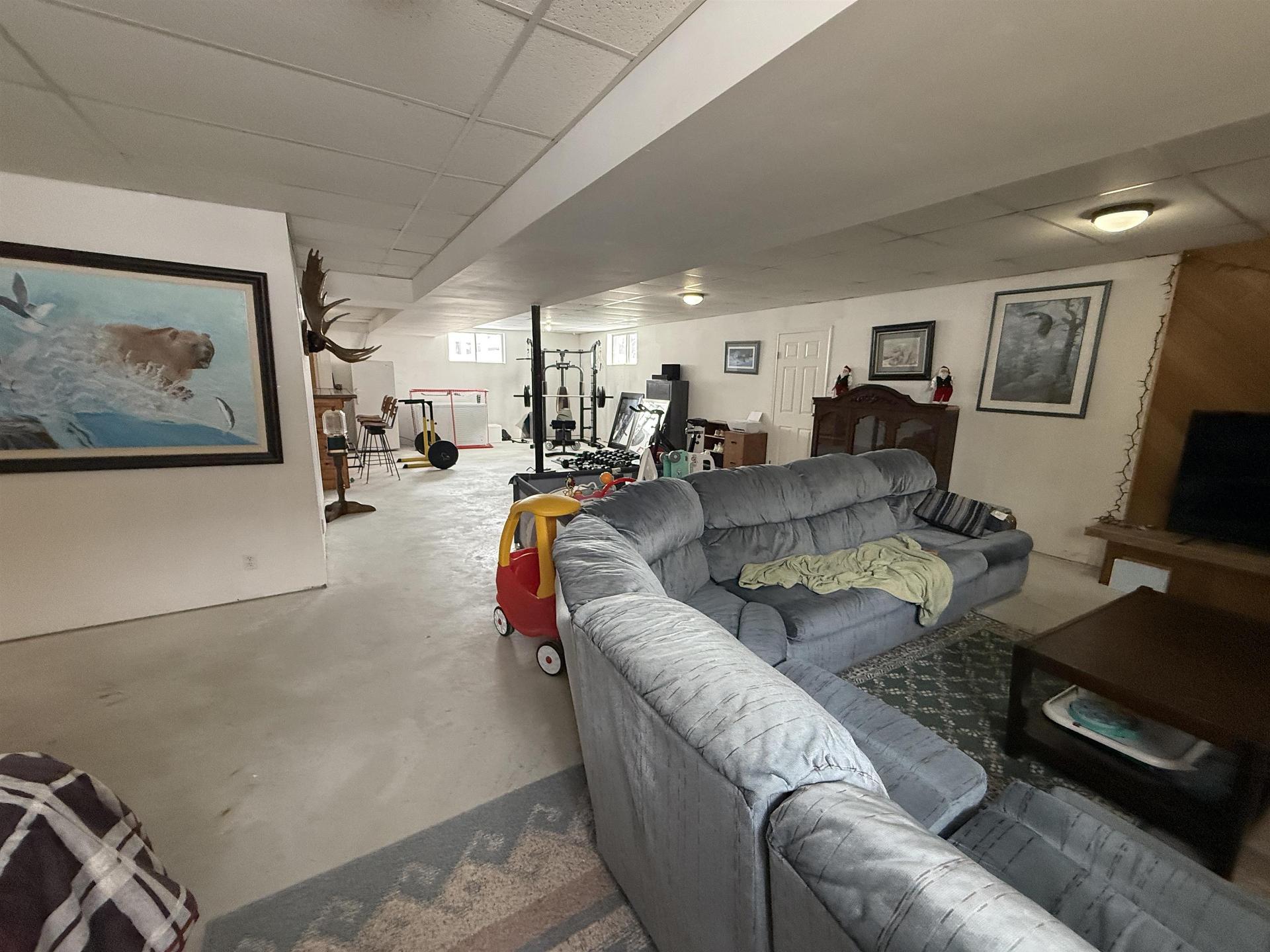 27 Dingwall Parkway, Dryden, ON - Indoor Photo Showing Living Room