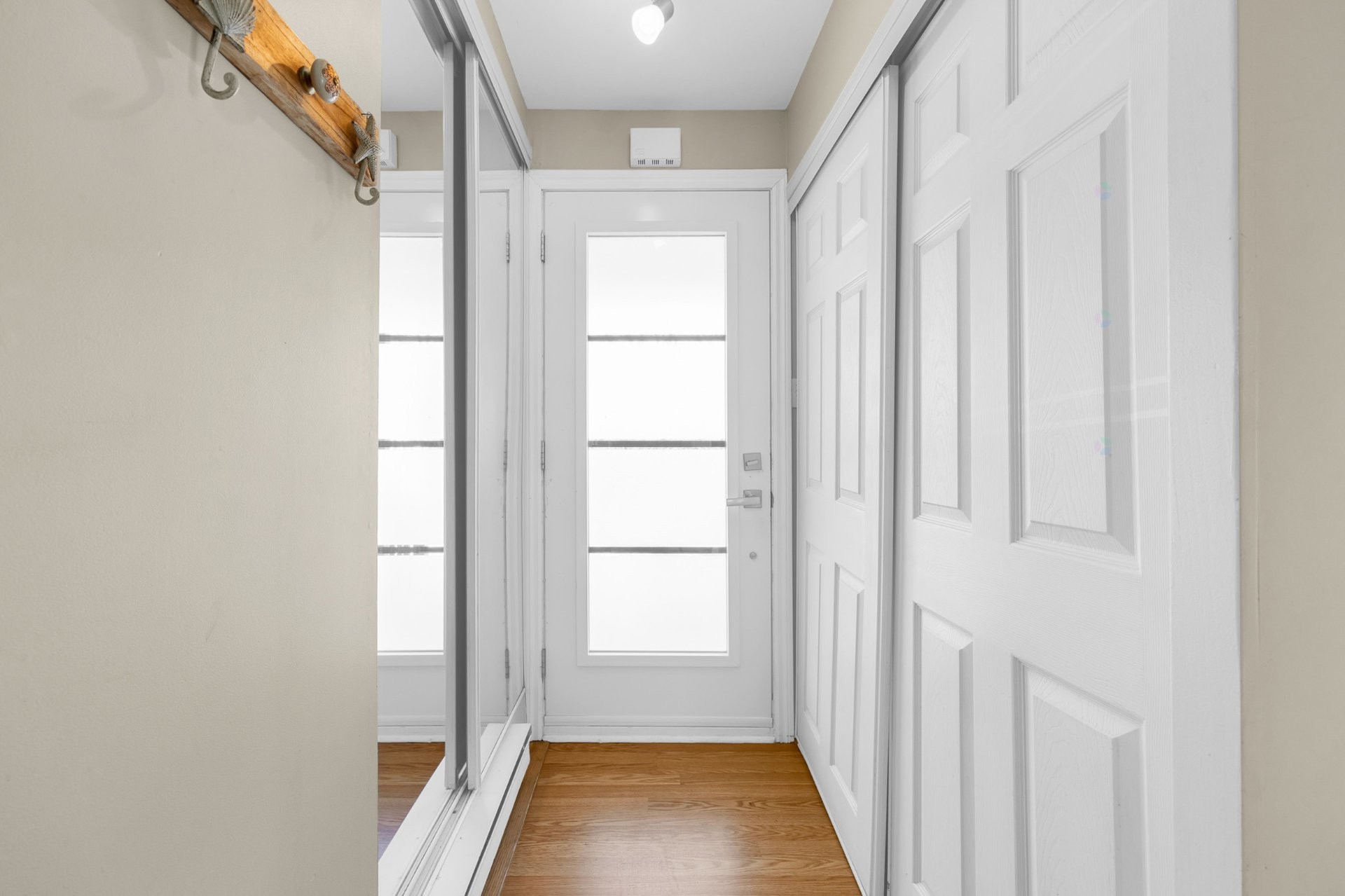 Mud Room - 75 17E Avenue, Deux-Montagnes, QC