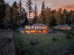 133 Baker Rd Salt Spring, BC V8K 2N6