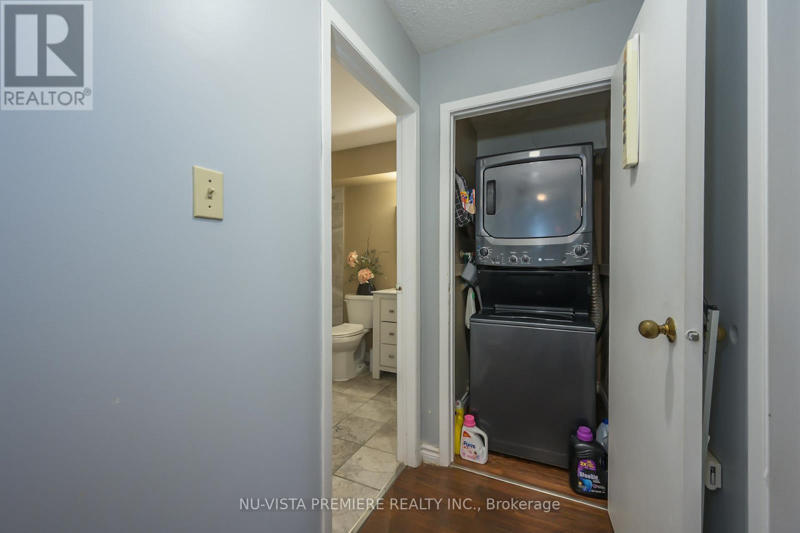 In unit Laundry - 119 - 725 Deveron Crescent, London South (South T), ON - Indoor