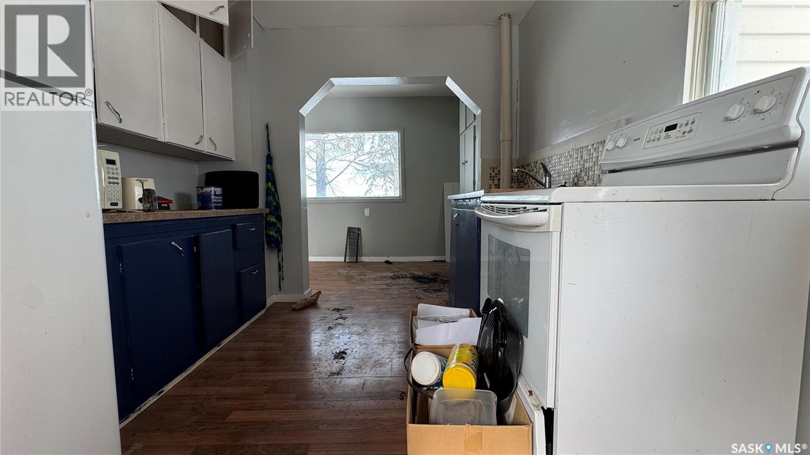 301 Maple Avenue, Melfort, SK - Indoor Photo Showing Laundry Room