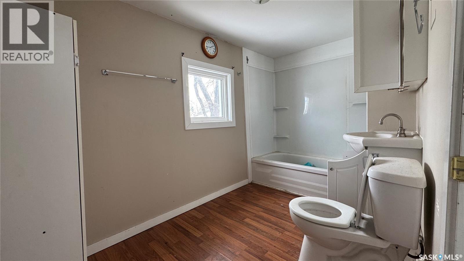 301 Maple Avenue, Melfort, SK - Indoor Photo Showing Bathroom