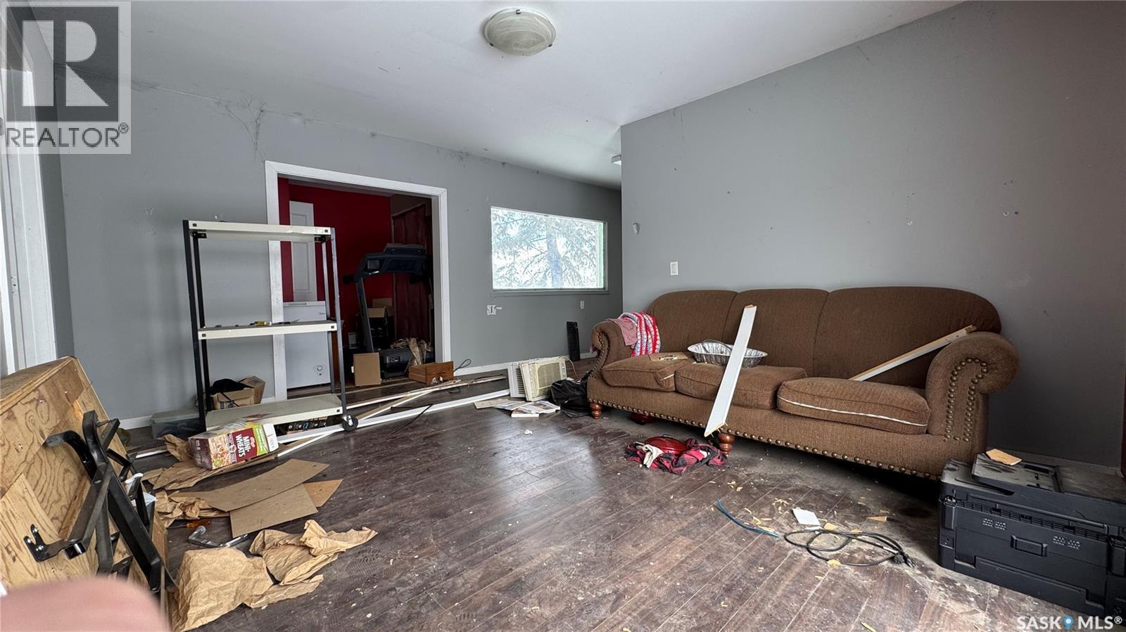 301 Maple Avenue, Melfort, SK - Indoor Photo Showing Living Room