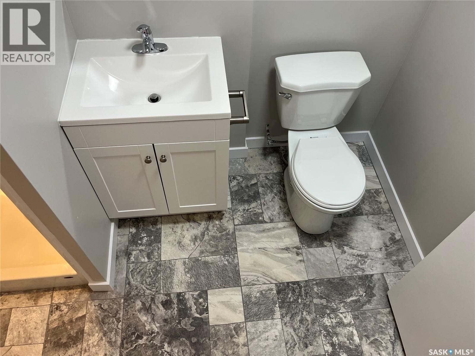 167 Magee Crescent, Regina, SK - Indoor Photo Showing Bathroom