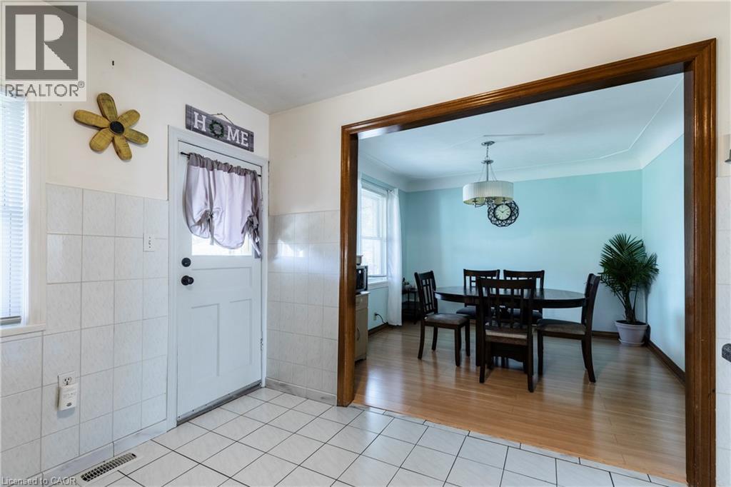 118 Julian Avenue, Hamilton, ON - Indoor