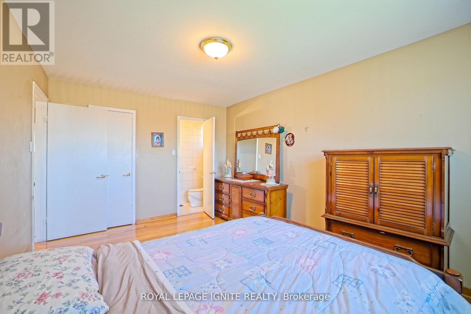3350 Lehigh Crescent W, Mississauga, ON - Indoor Photo Showing Bedroom