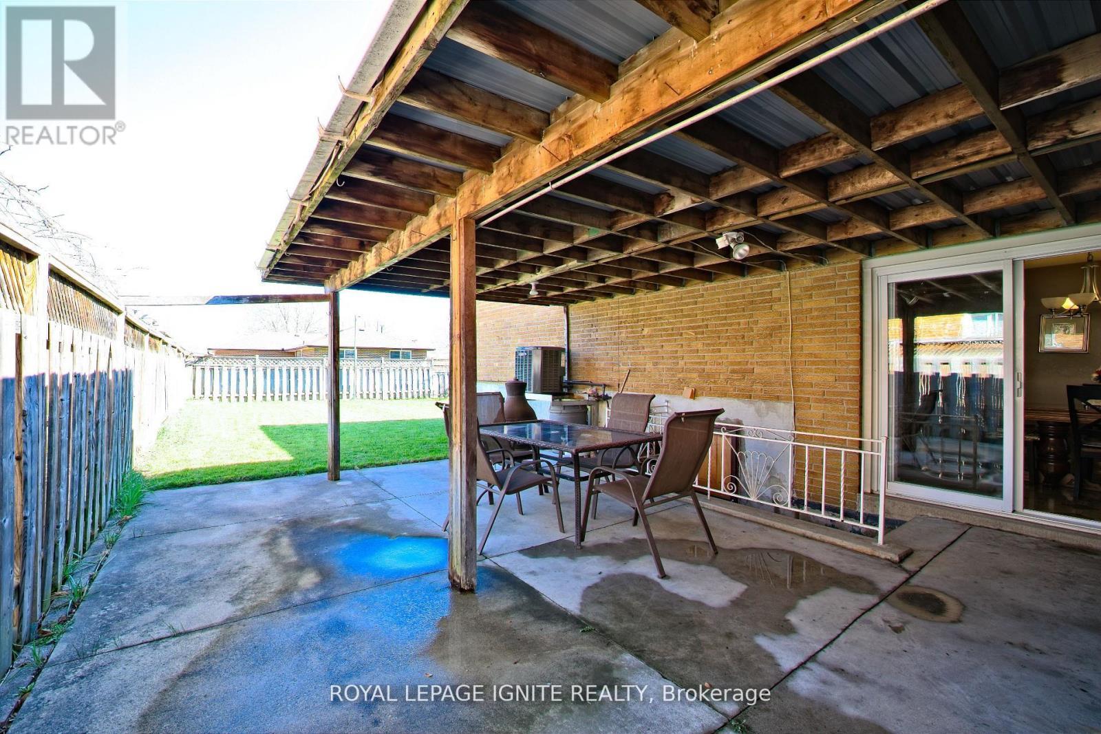 3350 Lehigh Crescent W, Mississauga, ON - Outdoor With Deck Patio Veranda With Exterior