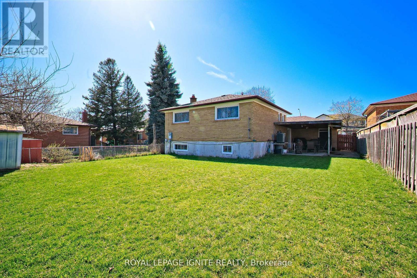 3350 Lehigh Crescent W, Mississauga, ON - Outdoor