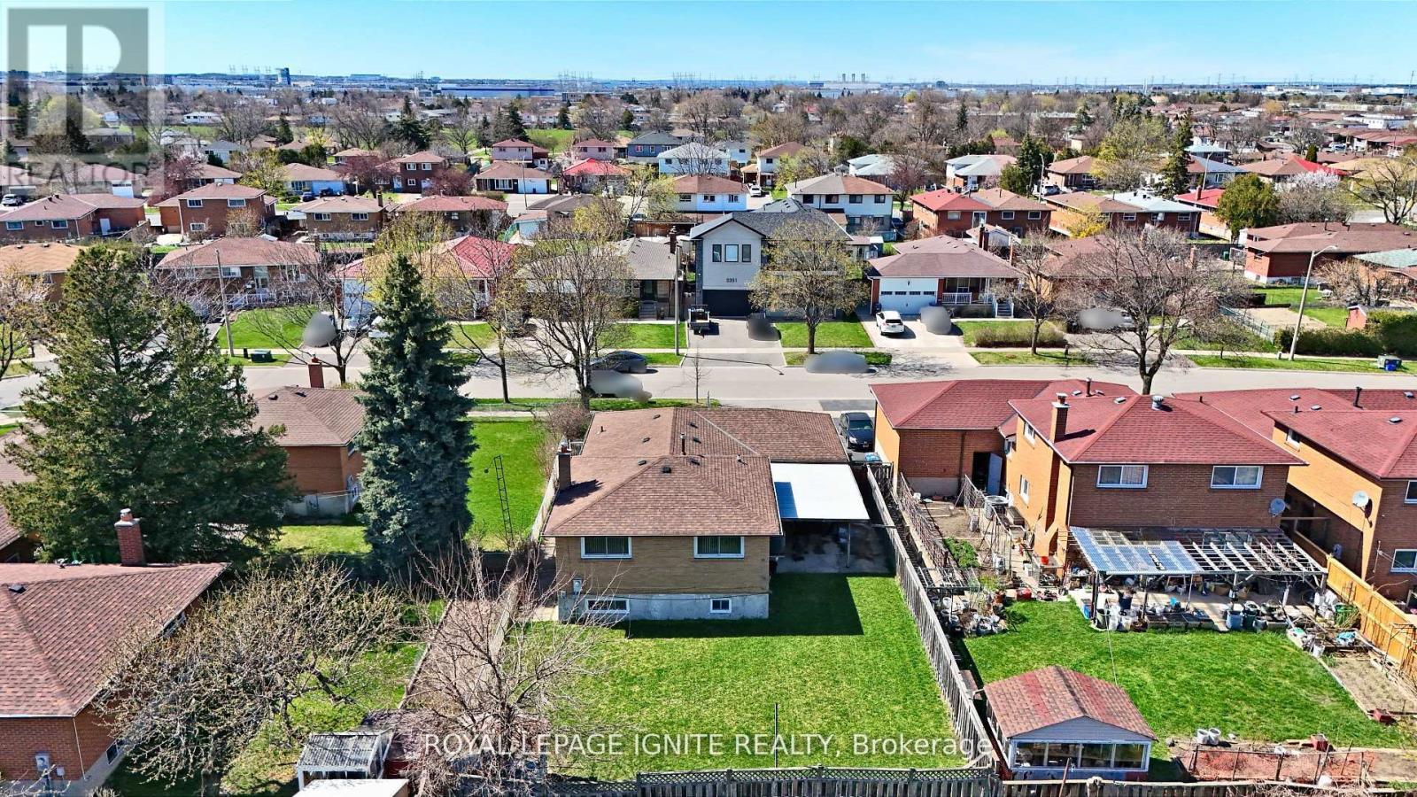 3350 Lehigh Crescent W, Mississauga, ON - Outdoor