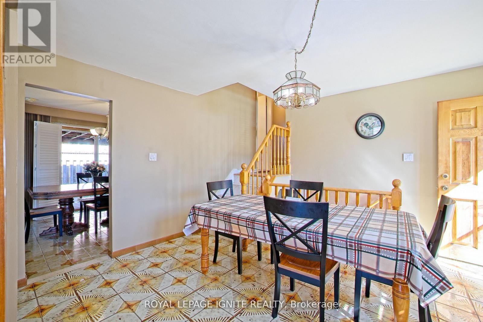 3350 Lehigh Crescent W, Mississauga, ON - Indoor Photo Showing Dining Room