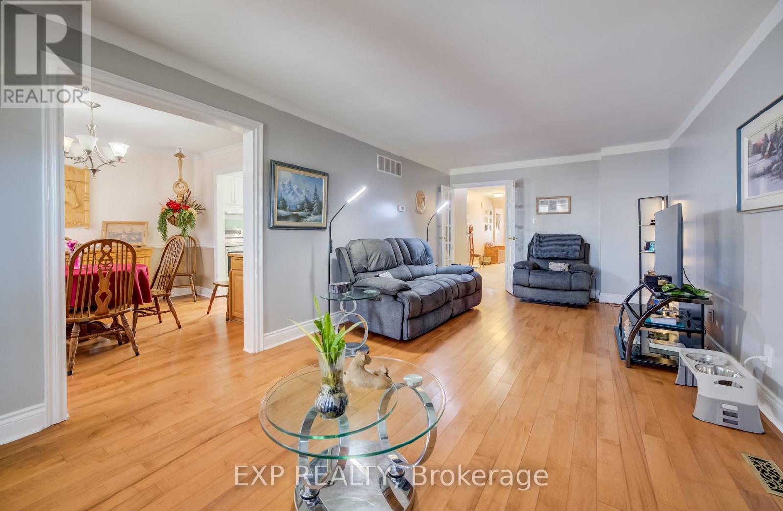 2593 Barcella Crescent, Mississauga, ON - Indoor Photo Showing Living Room